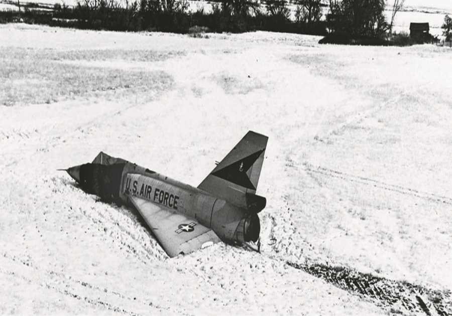 The Day an F-106 Bomber Landed Itself in a Cornfield