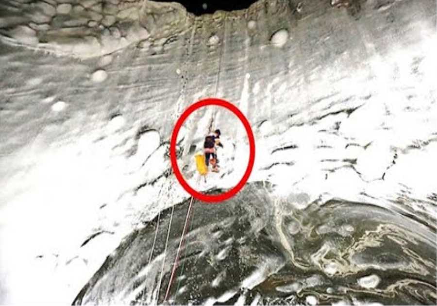 Scientists Climbed Into Those Siberian Sinkholes And This Is What They Found Inside