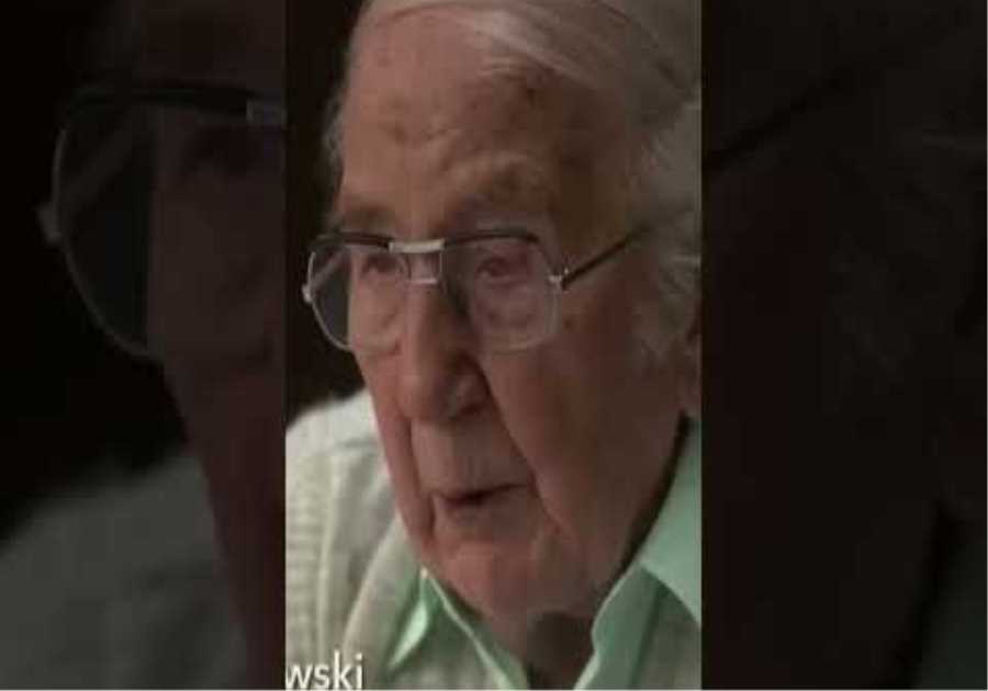 Witness: A German U-boat torpedoes an English destroyer